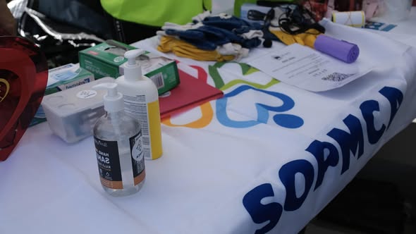 Clean Up Australia Day — Bennelong Bridge — photo 2