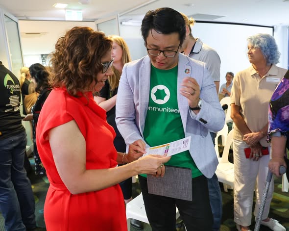 Volunteering Forum with Amanda Rishworth MP — photo 4